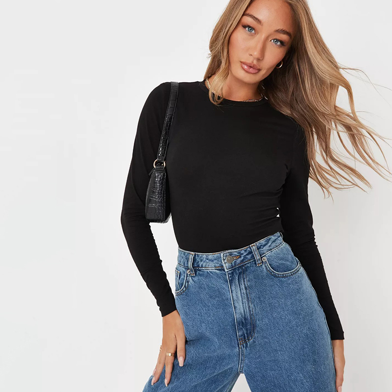 black crew neck long sleeve basic top