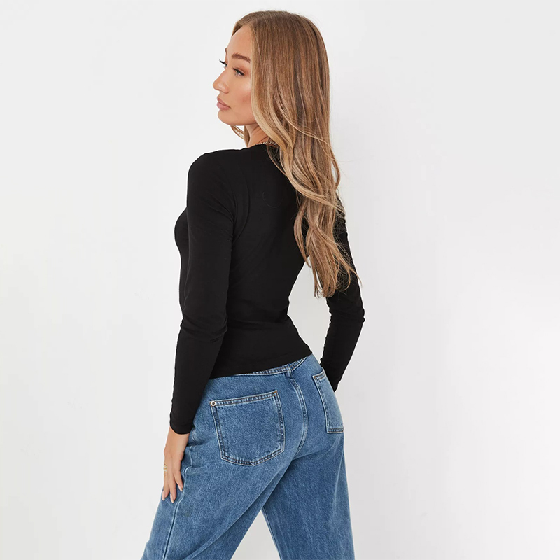 black crew neck long sleeve basic top