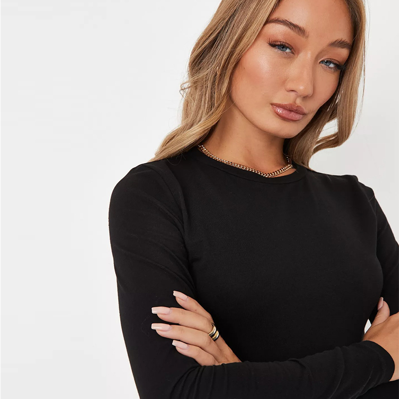 black crew neck long sleeve basic top