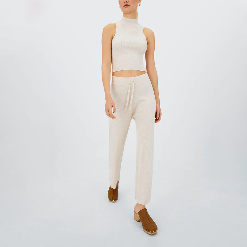 sleeveless knitted top