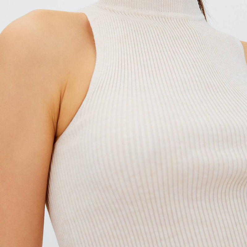 sleeveless knitted top