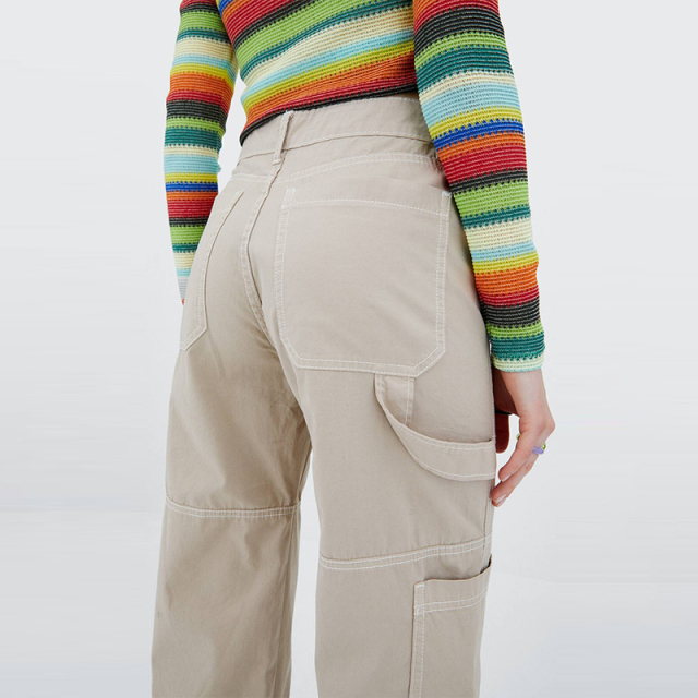 cargo trousers with pockets
