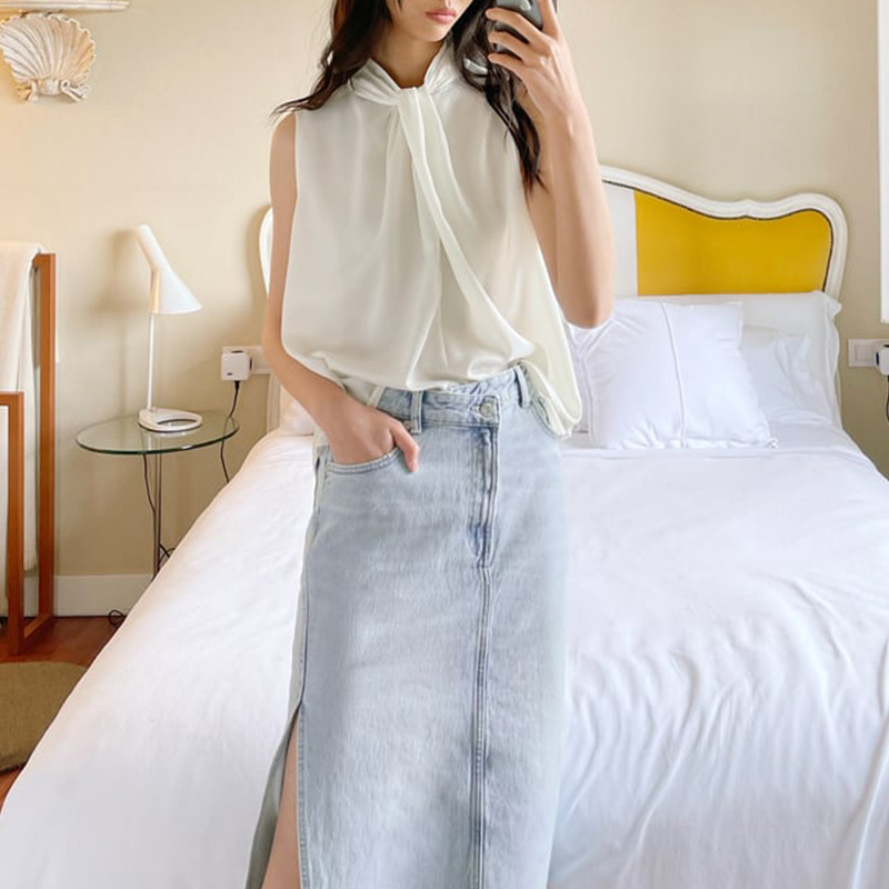 Knotted silk-satin top