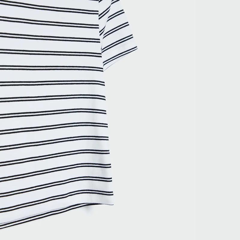 short-sleeved T-shirt