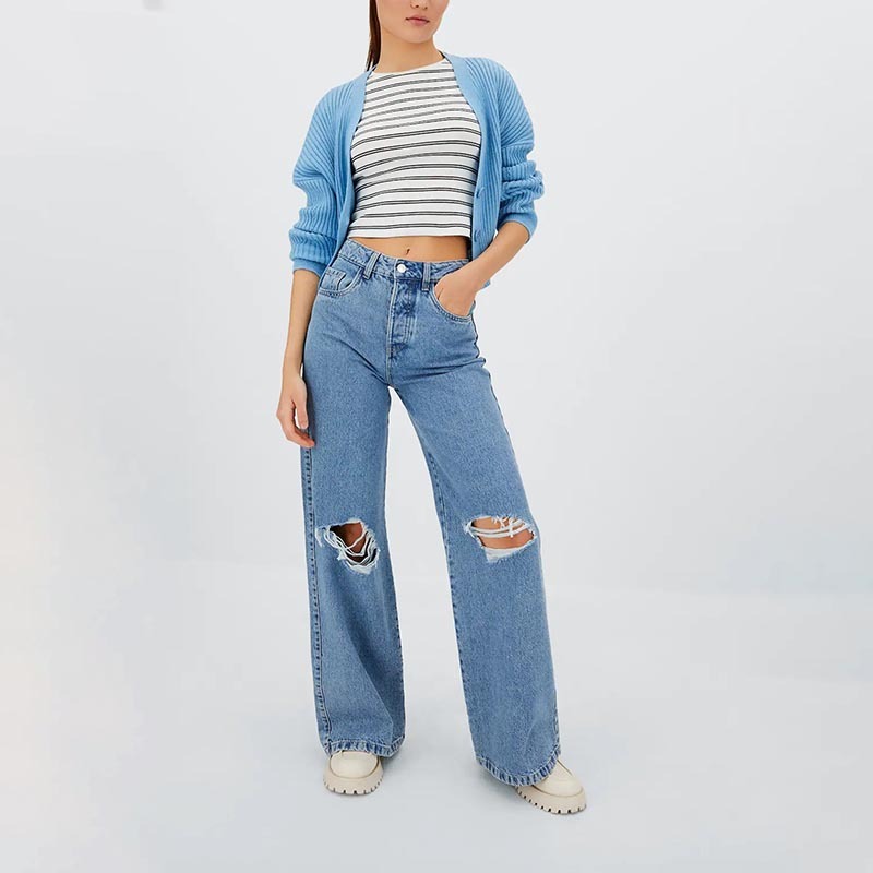 short-sleeved T-shirt