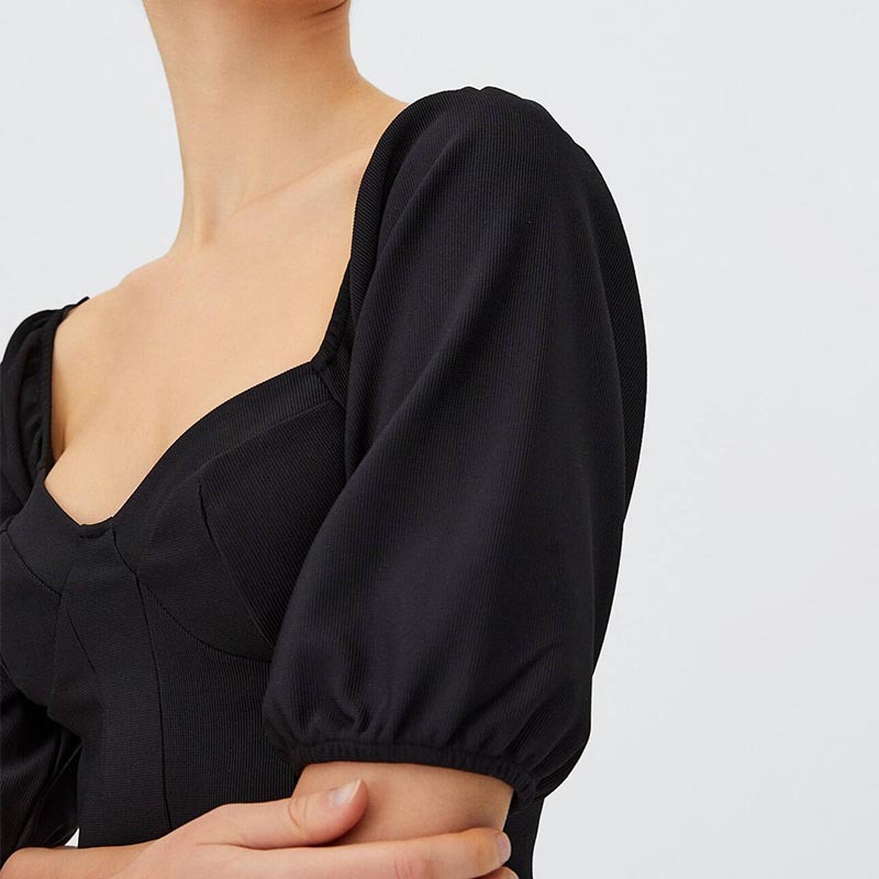 Puff-sleeve T-shirt with girdle