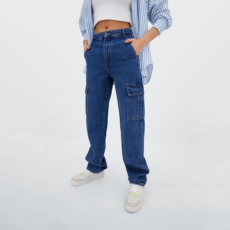 straight-fit cargo jeans