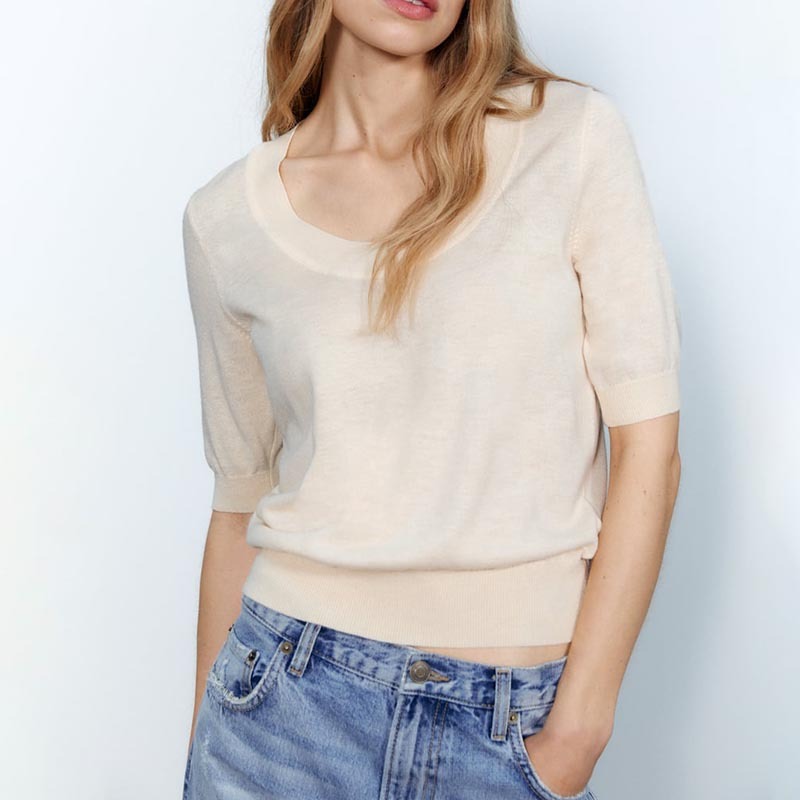 round neck knitted top