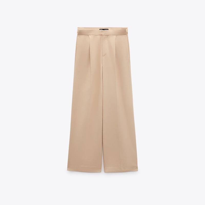 pleated trousers