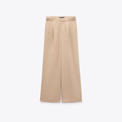pleated trousers