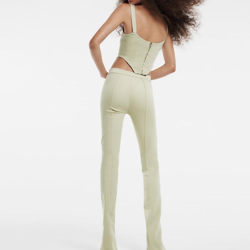 Skinny jeans with slits