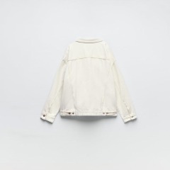 loose denim jacket