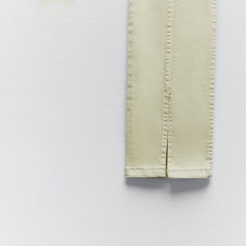 Skinny jeans with slits