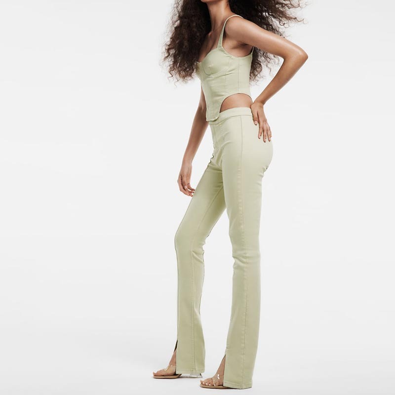 Skinny jeans with slits