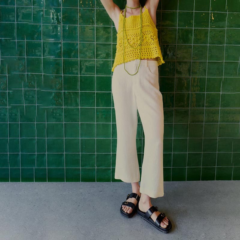 wrinkle-effect micro-flare trousers