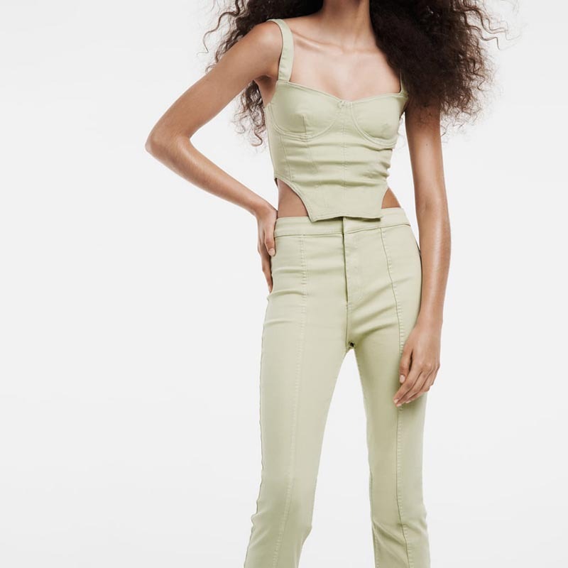 Skinny jeans with slits