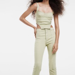 Skinny jeans with slits