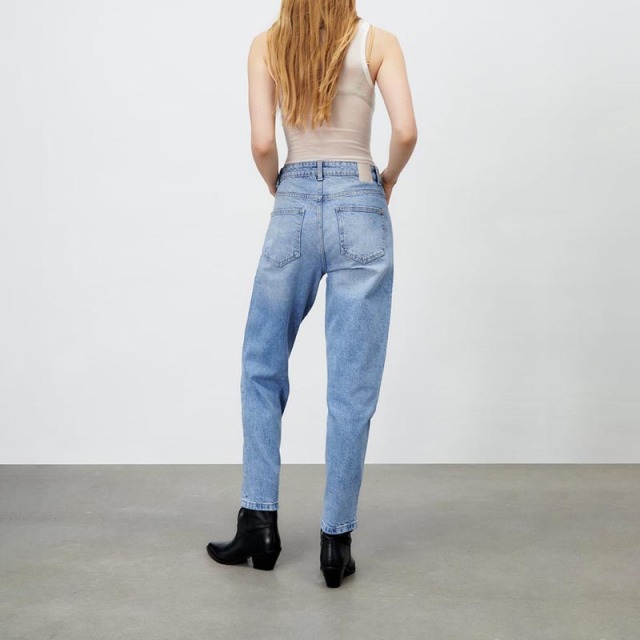 mom jeans