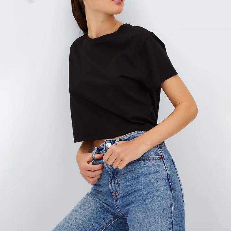 Basic cropped short-sleeved top