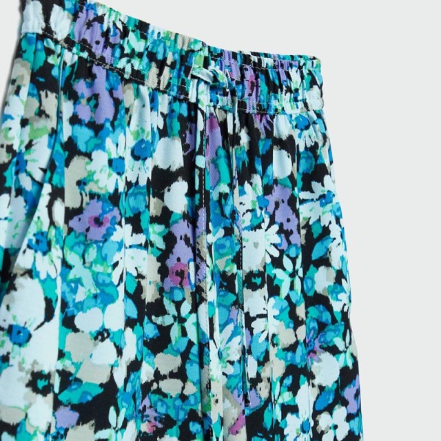 Drawstring design, elegant wide tube