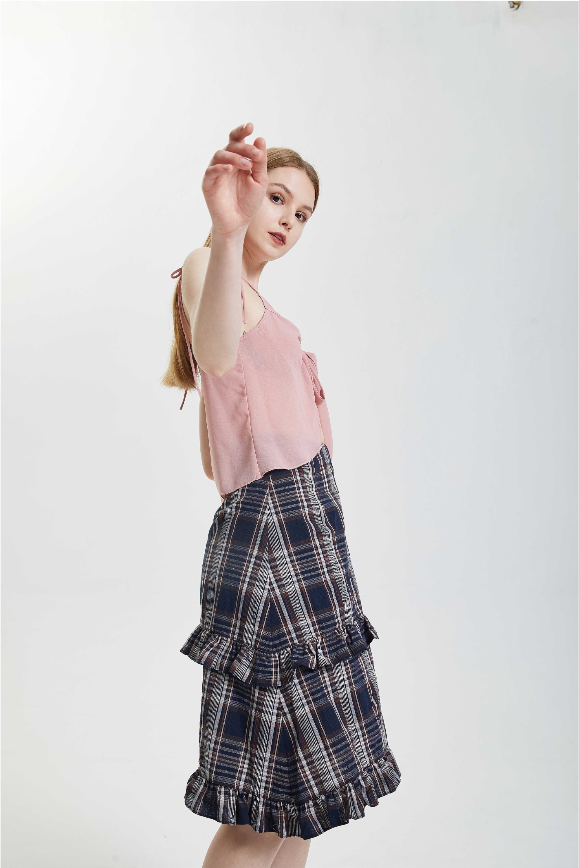 Heavy industry suspender vest with a high-end bow design and an outerwear top
