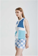 Light mature style loose knit top