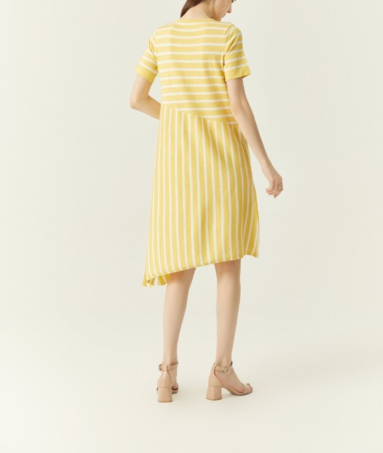 Striped Inter-color Knitted Long Skirt