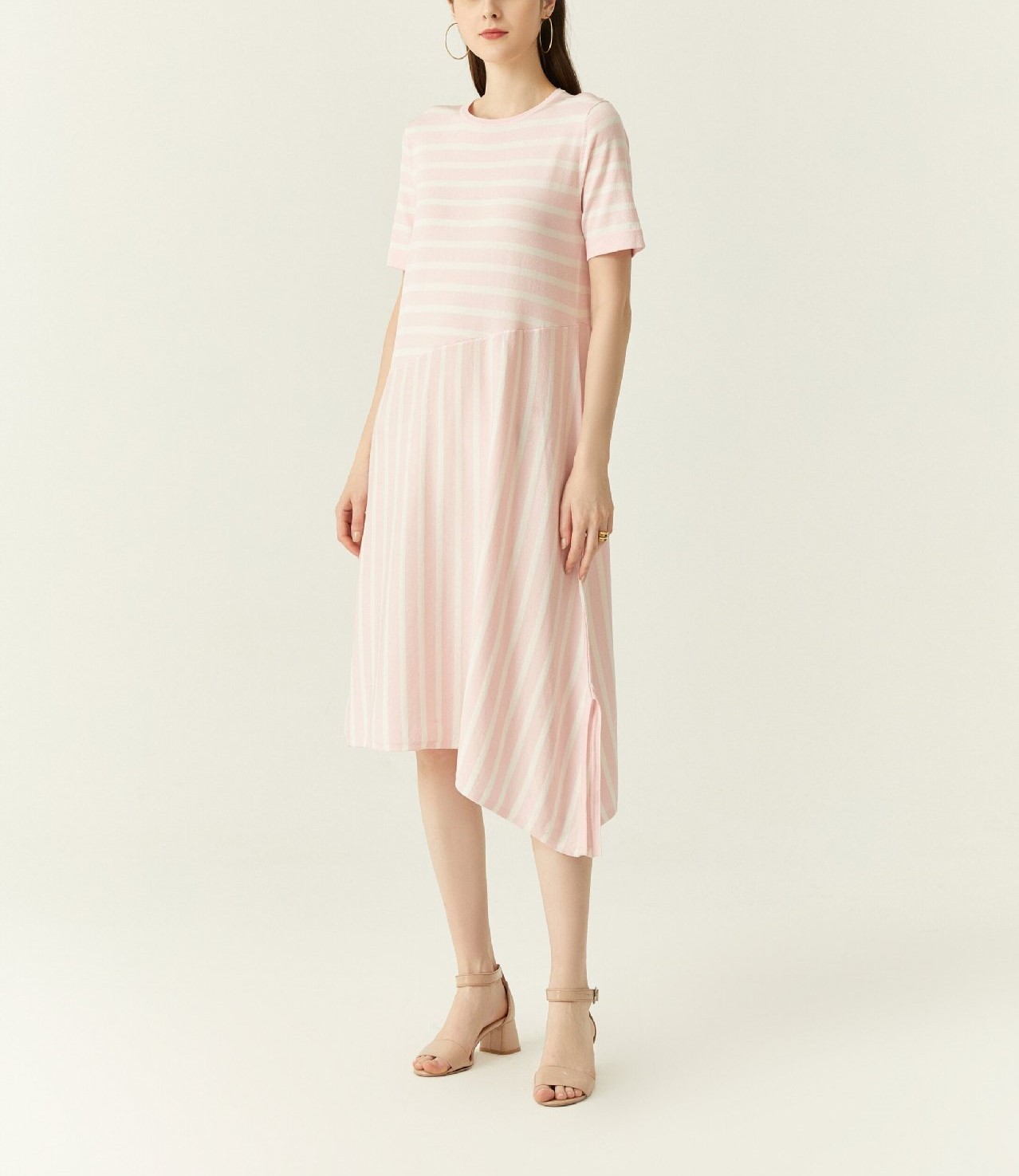 Striped Inter-color Knitted Long Skirt