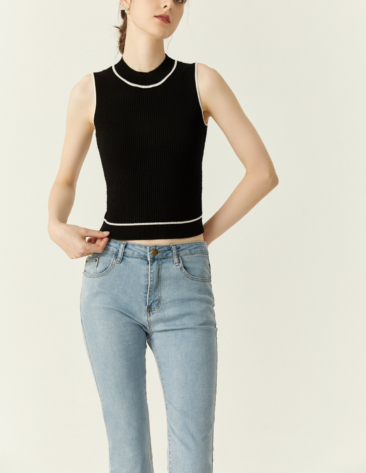 Sleeveless Contrast Top