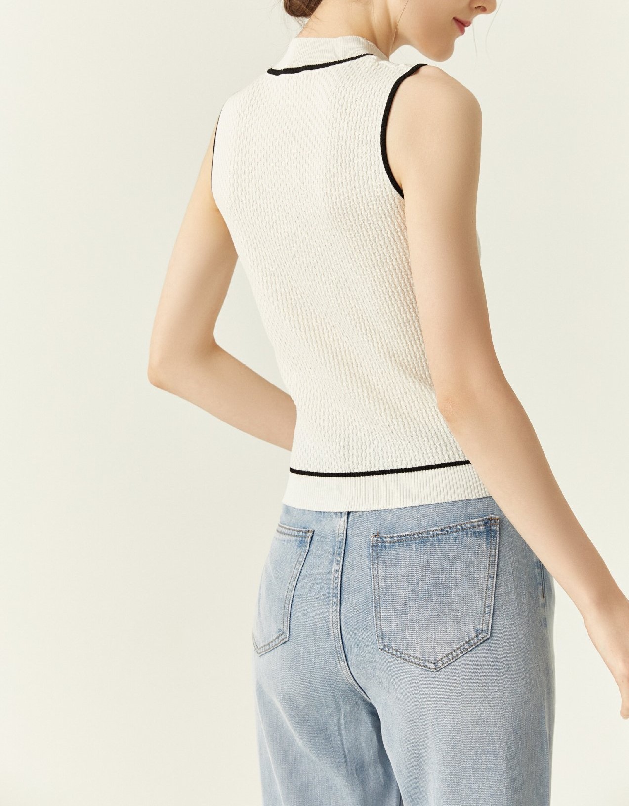 Sleeveless Contrast Top
