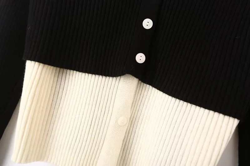 V-neck Knit Top