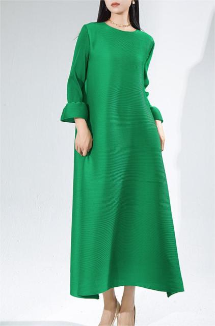 High-end pleated dress