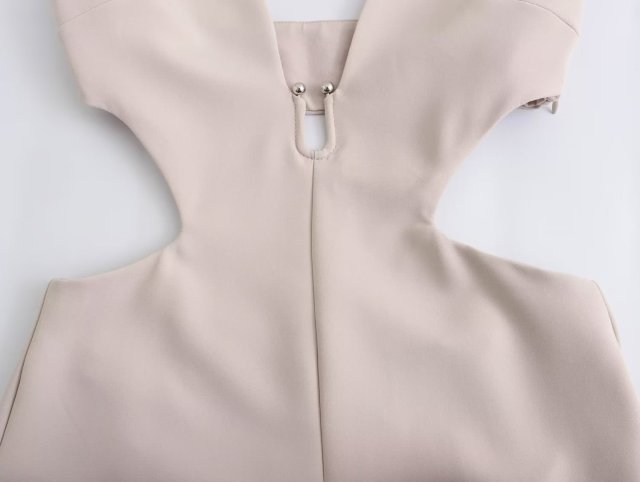 One-piece pants with neck hanging