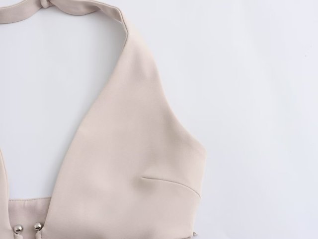 One-piece pants with neck hanging