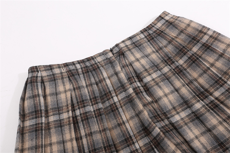 Preppy high-waisted plaid dress