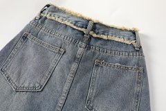 Denim skirt with high waist and raw hem
