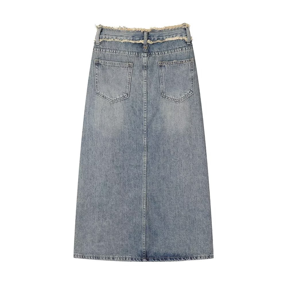 Denim skirt with high waist and raw hem