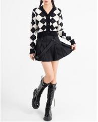 Short knit sweater lady