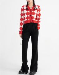Short knit sweater lady