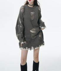 Slouchy sweater with long sleeves