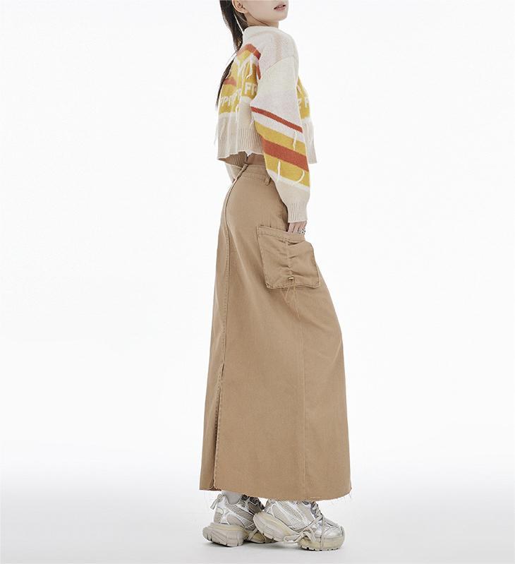 Cargo style denim skirt