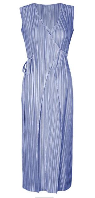 Loose pleated light dress