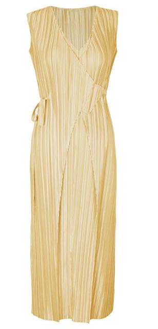 Loose pleated light dress