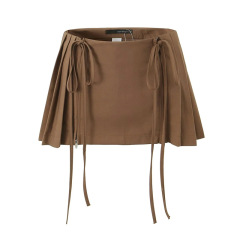 High-waisted pleated skirt