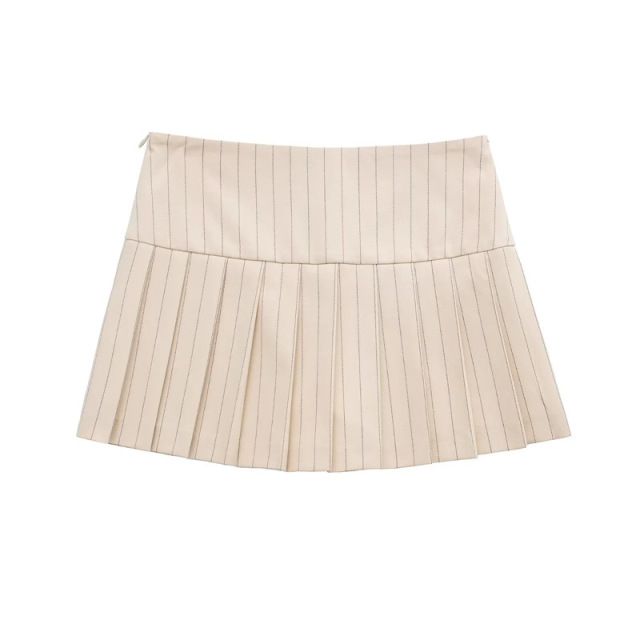 Preppy pleated skirt