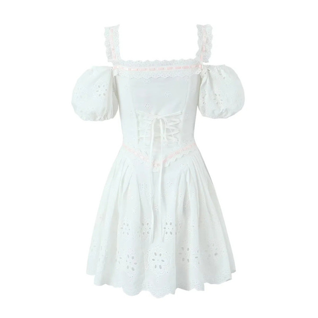 Lace line neckline strapless dress