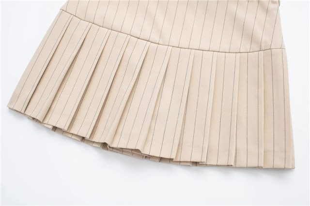 Preppy pleated skirt