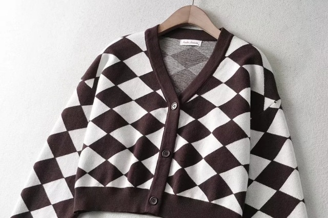 Loose diamond plaid sweater cardigan