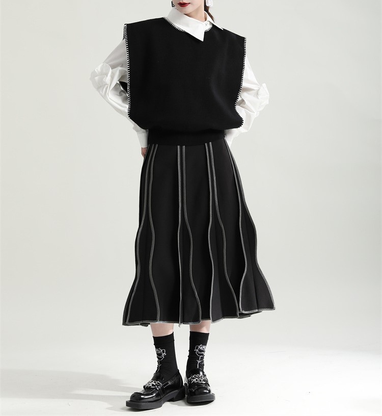 Knitted vest for women