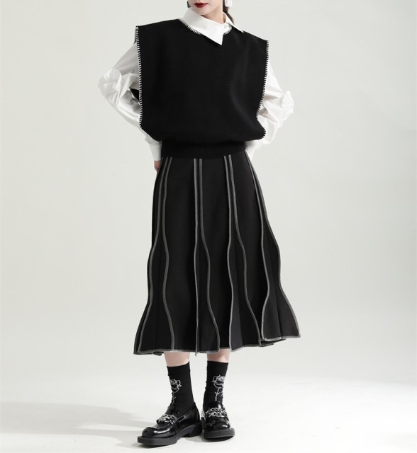 Knitted vest for women